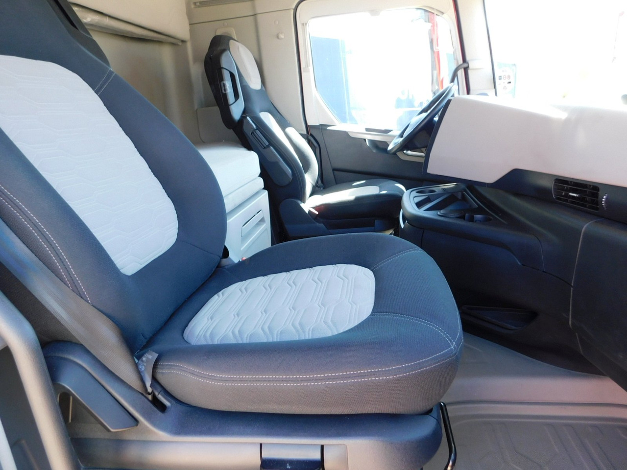 Ford F max ll 4x2 scab e6 12tx2620 - وحدة جر: صورة 5 Ford F max ll 4x2 scab e6 12tx2620 - وحدة جر: صورة 5