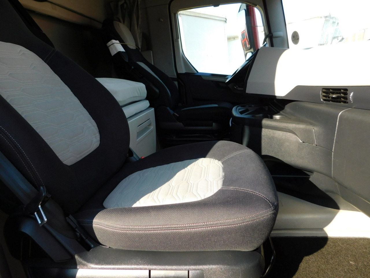 Ford F max ll 4x2 scab e6 12tx2620 - وحدة جر: صورة 5 Ford F max ll 4x2 scab e6 12tx2620 - وحدة جر: صورة 5