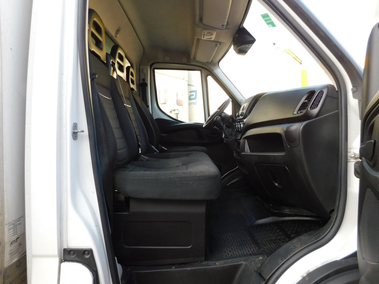Iveco 35c16h30 - شاحنة مغلقة الصندوق: صورة 5 Iveco 35c16h30 - شاحنة مغلقة الصندوق: صورة 5