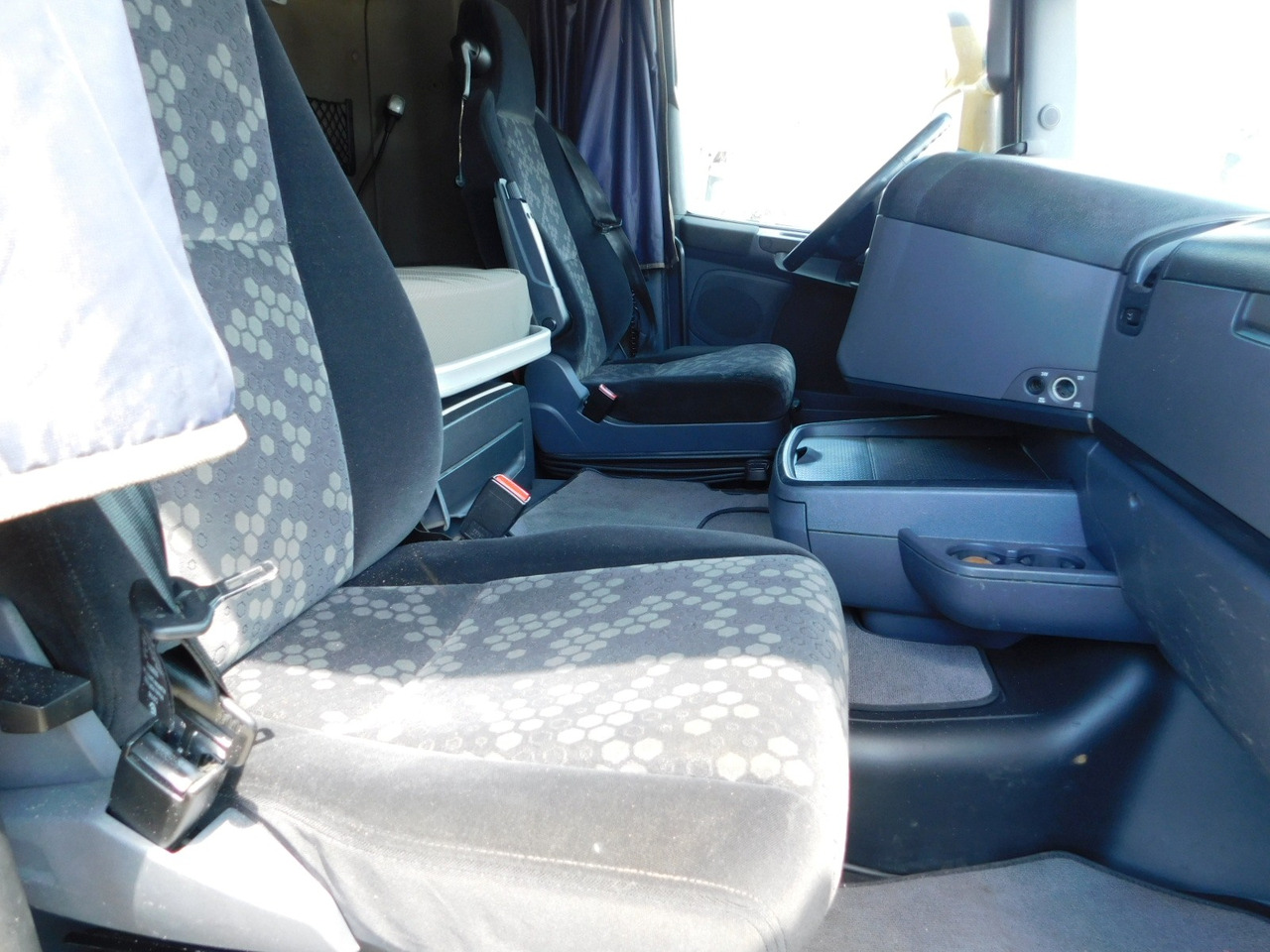 Scania R450 - وحدة جر: صورة 5 Scania R450 - وحدة جر: صورة 5