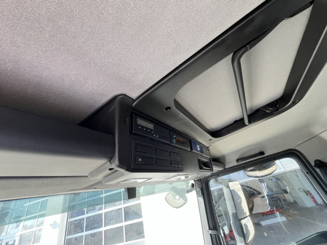 MAN TGL 12.250 4x2 BL Euro6 Klima AHK Luftfeder - شاحنة مغلقة الصندوق: صورة 2 MAN TGL 12.250 4x2 BL Euro6 Klima AHK Luftfeder - شاحنة مغلقة الصندوق: صورة 2