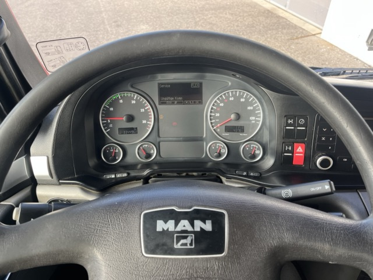 MAN TGS 33.440 6x4 BB mit Heckkran HIAB 166ES-4 Euro5 - شاحنة قلاب, شاحنة كرين: صورة 3 MAN TGS 33.440 6x4 BB mit Heckkran HIAB 166ES-4 Euro5 - شاحنة قلاب, شاحنة كرين: صورة 3