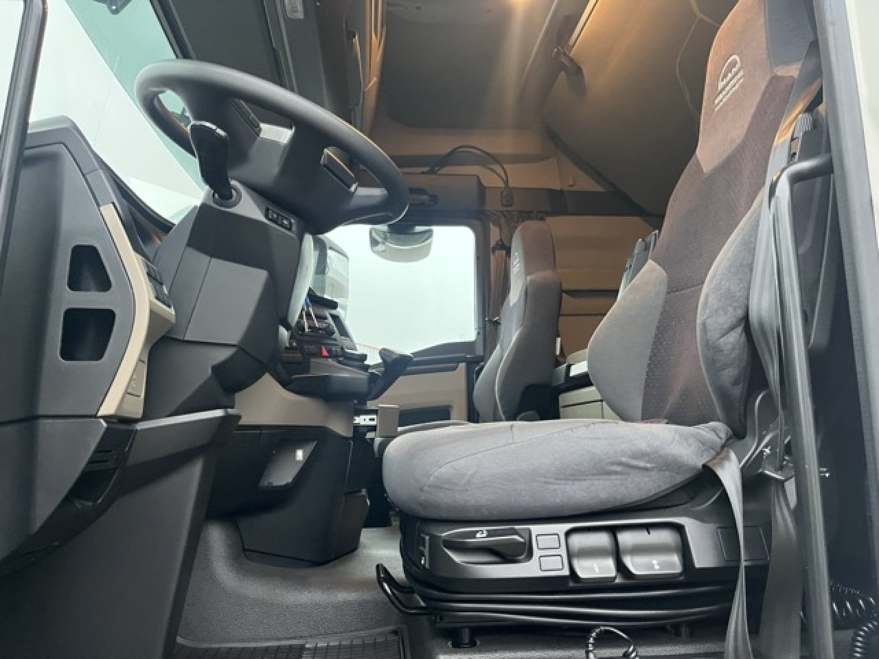 MAN TGX 18.470 4x2 BLS Euro6 Retarder Klima Luftfeder - وحدة جر: صورة 5 MAN TGX 18.470 4x2 BLS Euro6 Retarder Klima Luftfeder - وحدة جر: صورة 5