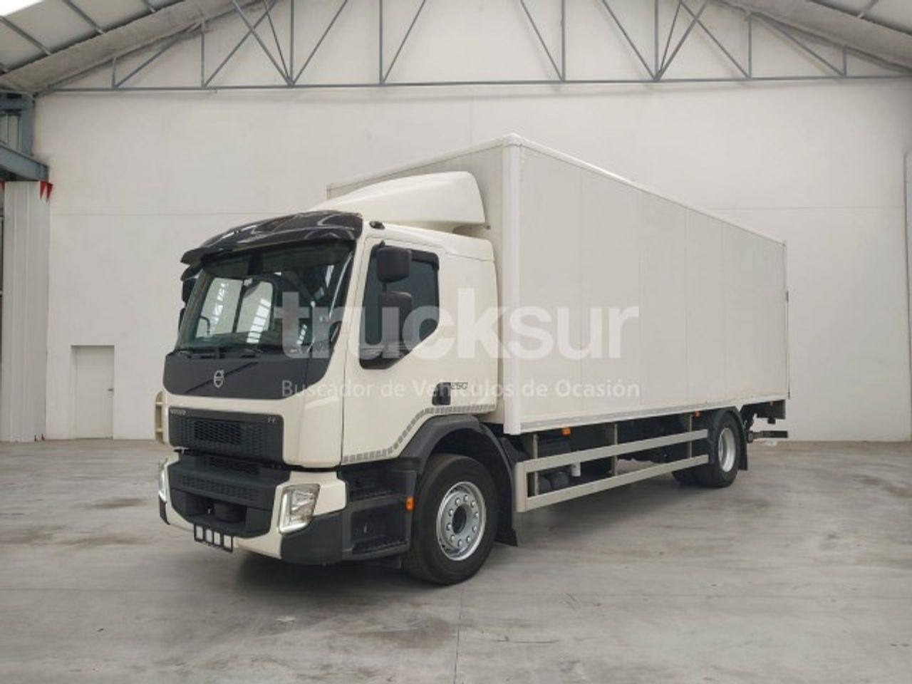 Volvo UVES07230006 - وحدة جر: صورة 1 Volvo UVES07230006 - وحدة جر: صورة 1