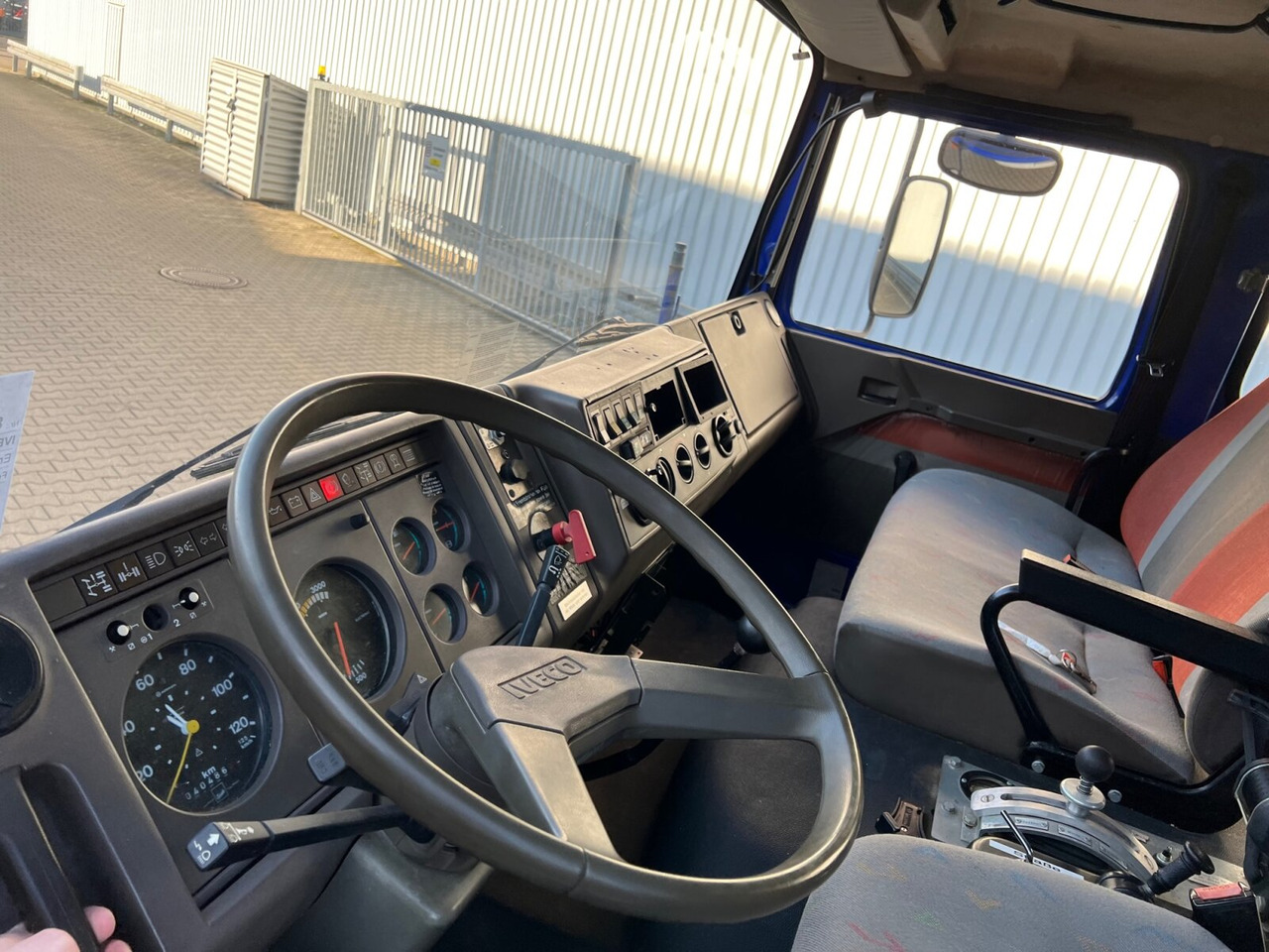 سيارة إطفاء 120-23 AW 4x4 Doka 120-23 AW 4x4 Doka, V8-Motor, Mannschaftswagen 16 Sitze, Seilwinde: صورة 15