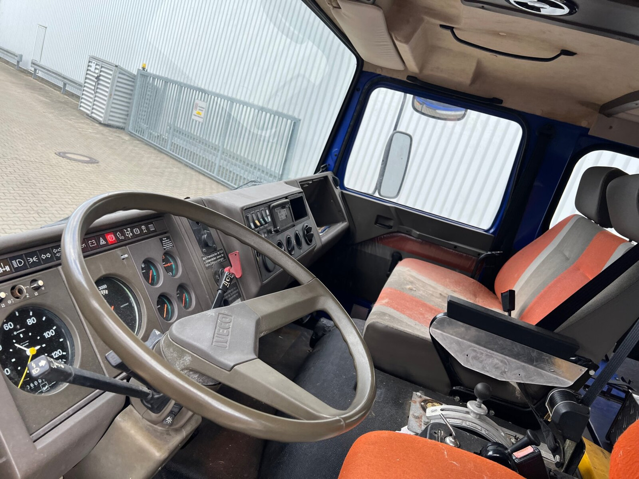 120-23 AW 4x4 Doka 120-23 AW 4x4 Doka, V8-Motor, Seilwinde - شاحنة هيكل كابينة: صورة 2 120-23 AW 4x4 Doka 120-23 AW 4x4 Doka, V8-Motor, Seilwinde - شاحنة هيكل كابينة: صورة 2