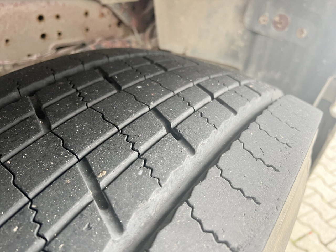 190 AD 35 4x2 190 AD 35 4x2 - شاحنة هيكل كابينة: صورة 4 190 AD 35 4x2 190 AD 35 4x2 - شاحنة هيكل كابينة: صورة 4