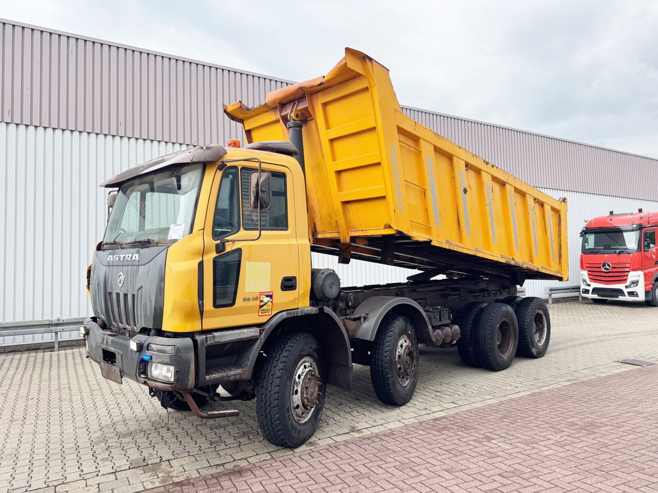 ASTRA HHD8 86.48-80 8x6 ASTRA HHD8 86.48-80 8x6 Mulde ca. 24m³ - شاحنة التعدين: صورة 1 ASTRA HHD8 86.48-80 8x6 ASTRA HHD8 86.48-80 8x6 Mulde ca. 24m³ - شاحنة التعدين: صورة 1