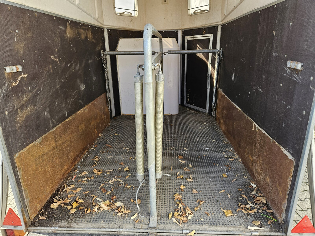 Blomert T2BPA Pferdeanhänger T2BPA Pferdeanhänger - عربة نقل خيل: صورة 3 Blomert T2BPA Pferdeanhänger T2BPA Pferdeanhänger - عربة نقل خيل: صورة 3