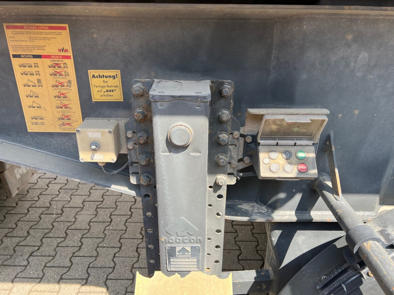 Carnehl CHKS/HH CHKS/HH, Stahlmulde ca. 26m³, Liftachse - قلابة نصف مقطورة نصف مقطورة قلابة: صورة 2 Carnehl CHKS/HH CHKS/HH, Stahlmulde ca. 26m³, Liftachse - قلابة نصف مقطورة نصف مقطورة قلابة: صورة 2