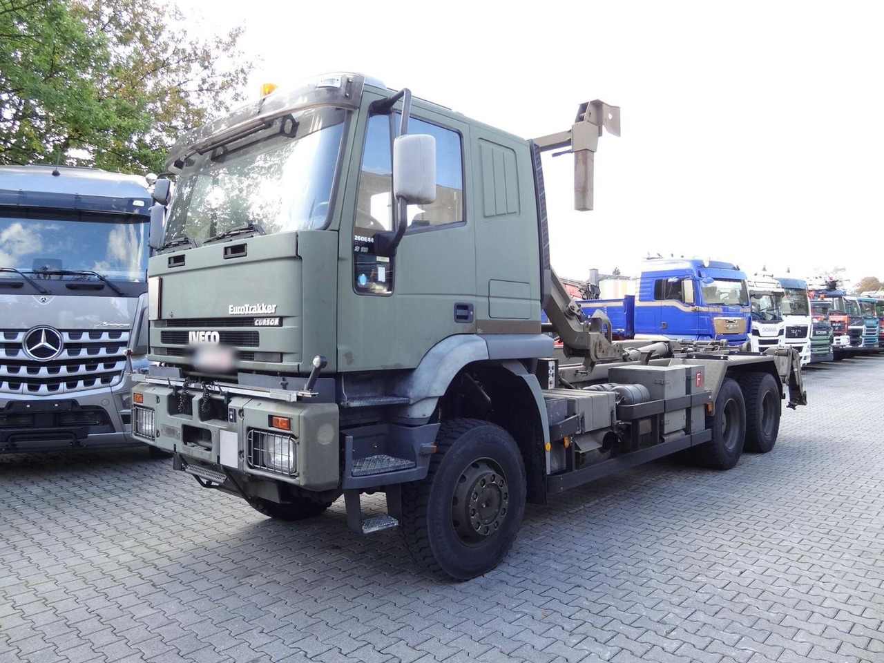 EuroTrakker 260E44W 6X6 EuroTrakker 260E44W 6X6, Retarder, ADR - شاحنة ذات خطاف: صورة 1 EuroTrakker 260E44W 6X6 EuroTrakker 260E44W 6X6, Retarder, ADR - شاحنة ذات خطاف: صورة 1