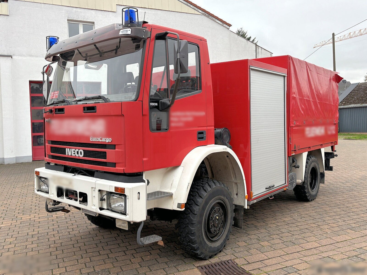 FF 95 E 18 4x4 FF 95 E 18 4x4, SW 2000, Feuerwehr, LBW MBB - سيارة اسعاف: صورة 1 FF 95 E 18 4x4 FF 95 E 18 4x4, SW 2000, Feuerwehr, LBW MBB - سيارة اسعاف: صورة 1