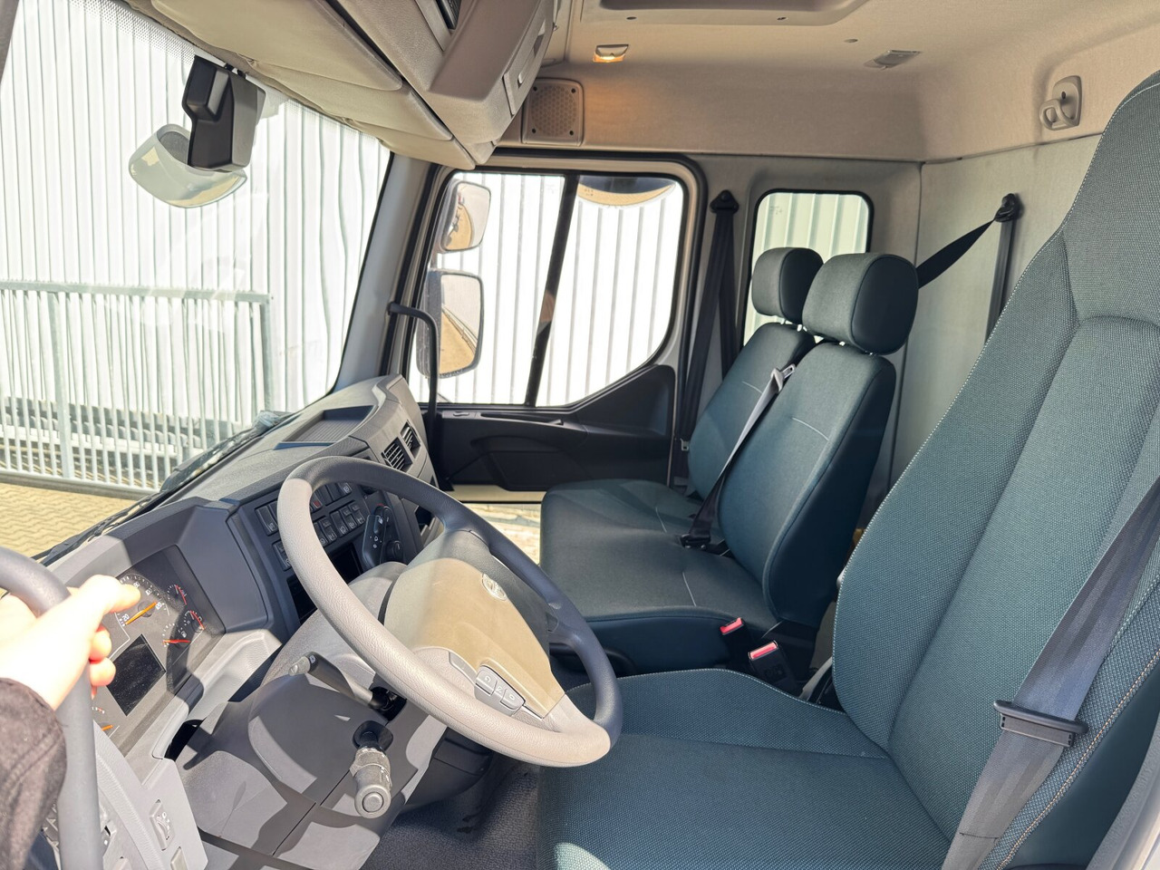 FL 280 4x4 FL 280 4x4, Nebenantrieb - شاحنة هيكل كابينة: صورة 2 FL 280 4x4 FL 280 4x4, Nebenantrieb - شاحنة هيكل كابينة: صورة 2