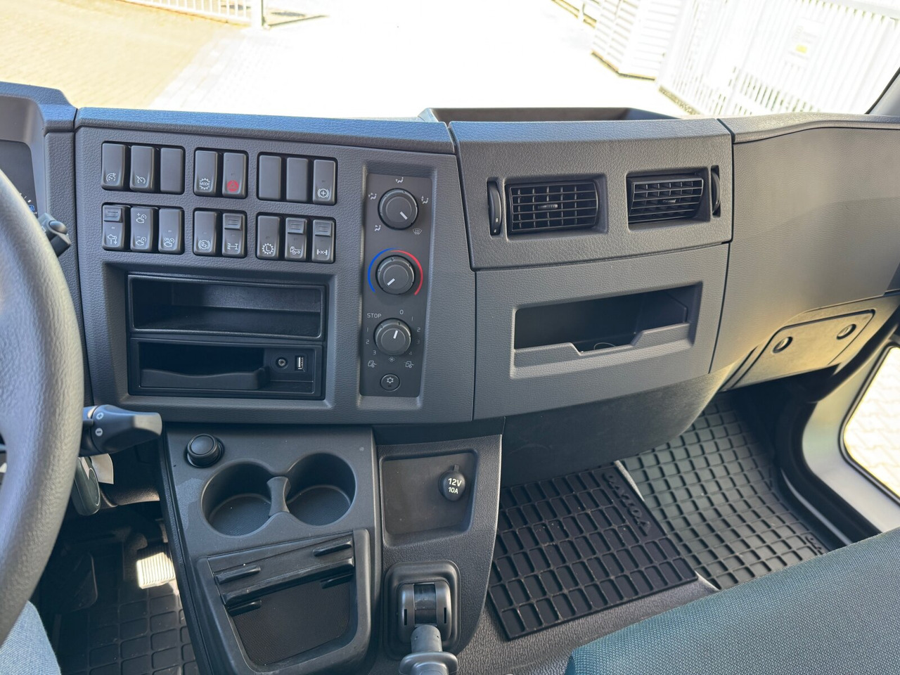 FL 280 4x4 FL 280 4x4, Nebenantrieb - شاحنة هيكل كابينة: صورة 4 FL 280 4x4 FL 280 4x4, Nebenantrieb - شاحنة هيكل كابينة: صورة 4