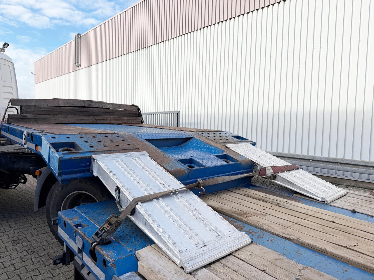 Fliegl SDS 420 T SDS 420 T, Nachlauflenkachse, Verbr. auf 3m, hydr. Rampen - عربة منخفضة مسطحة نصف مقطورة: صورة 3 Fliegl SDS 420 T SDS 420 T, Nachlauflenkachse, Verbr. auf 3m, hydr. Rampen - عربة منخفضة مسطحة نصف مقطورة: صورة 3