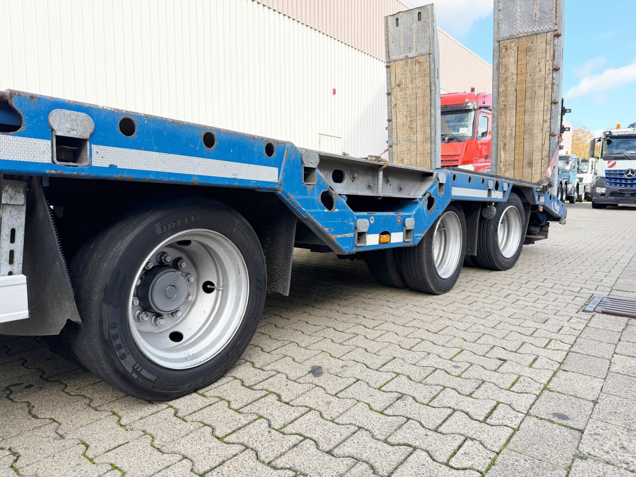 Fliegl SDS 420 T SDS 420 T, Nachlauflenkachse, Verbr. auf 3m, hydr. Rampen - عربة منخفضة مسطحة نصف مقطورة: صورة 4 Fliegl SDS 420 T SDS 420 T, Nachlauflenkachse, Verbr. auf 3m, hydr. Rampen - عربة منخفضة مسطحة نصف مقطورة: صورة 4