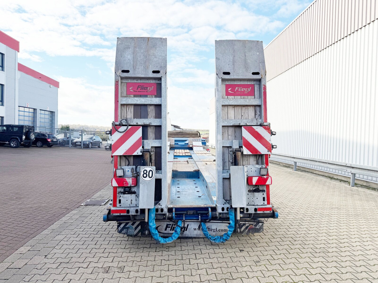 عربة منخفضة مسطحة نصف مقطورة لنقل المعدات الثقيلة Fliegl SDS 420 T SDS 420 T, Nachlauflenkachse, Verbr. auf 3m, hydr. Rampen: صورة 11 عربة منخفضة مسطحة نصف مقطورة لنقل المعدات الثقيلة Fliegl SDS 420 T SDS 420 T, Nachlauflenkachse, Verbr. auf 3m, hydr. Rampen: صورة 11