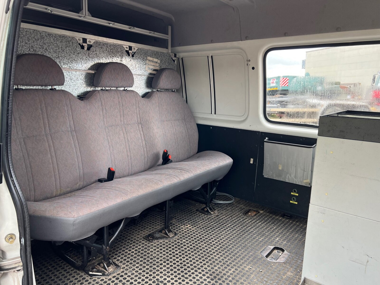Ford Transit 2.0 4x2 Transit 2.0 4x2, Benziner! - الشاحنات الصغيرة كابينة مزدوجة: صورة 5 Ford Transit 2.0 4x2 Transit 2.0 4x2, Benziner! - الشاحنات الصغيرة كابينة مزدوجة: صورة 5