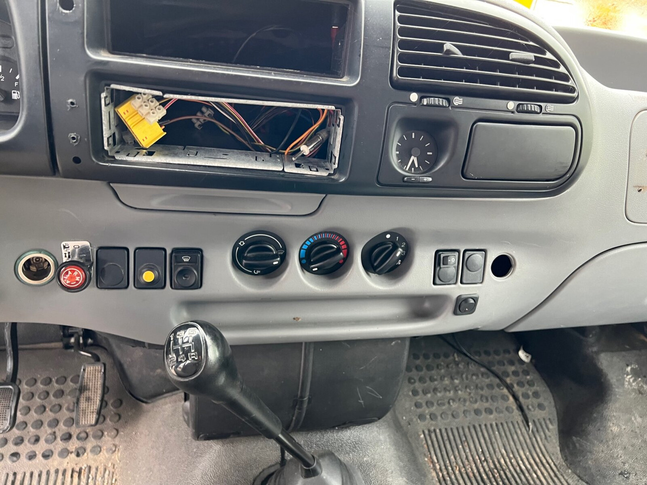 Ford Transit 2.0 4x2 Transit 2.0 4x2, Benziner! - الشاحنات الصغيرة كابينة مزدوجة: صورة 2 Ford Transit 2.0 4x2 Transit 2.0 4x2, Benziner! - الشاحنات الصغيرة كابينة مزدوجة: صورة 2