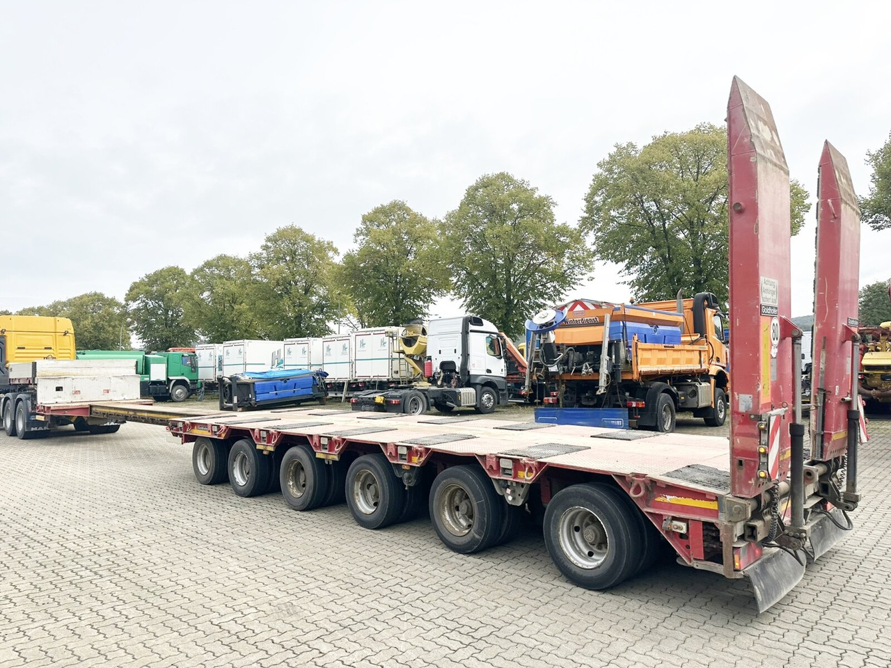 Goldhofer STZ L 6-67/80 A STZ-L 6-67/80 A, 6 Achsen, 86.000kg Ges.-Gew. - عربة منخفضة مسطحة نصف مقطورة: صورة 2 Goldhofer STZ L 6-67/80 A STZ-L 6-67/80 A, 6 Achsen, 86.000kg Ges.-Gew. - عربة منخفضة مسطحة نصف مقطورة: صورة 2