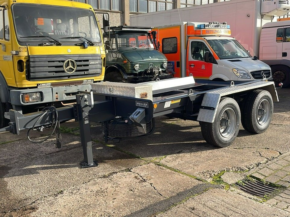 HKM A 13,5 EB A 13,3 EB, Absetzanhänger - عربة مقطورة: صورة 1 HKM A 13,5 EB A 13,3 EB, Absetzanhänger - عربة مقطورة: صورة 1