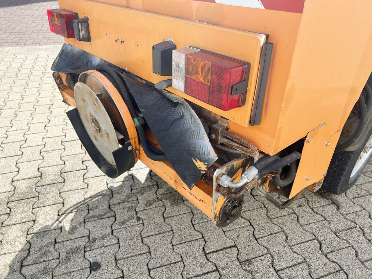 HY 1251 / 4x4 Bokimobil, Winterdienst, Kehr/Saugmaschine KIEFER HY 1251 / 4x4 Bokimobil, Winterdienst - جرار البلدية: صورة 3 HY 1251 / 4x4 Bokimobil, Winterdienst, Kehr/Saugmaschine KIEFER HY 1251 / 4x4 Bokimobil, Winterdienst - جرار البلدية: صورة 3