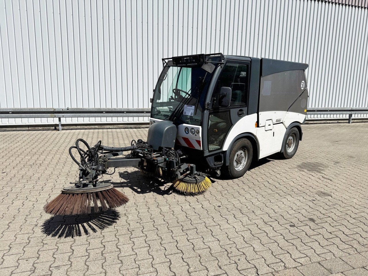 Hako Multicar Citymaster 2000 3B Kehrmaschine 4x2 Multicar Citymaster 2000 3B Kehrmaschine 4x2 - شاحنة: صورة 1 Hako Multicar Citymaster 2000 3B Kehrmaschine 4x2 Multicar Citymaster 2000 3B Kehrmaschine 4x2 - شاحنة: صورة 1