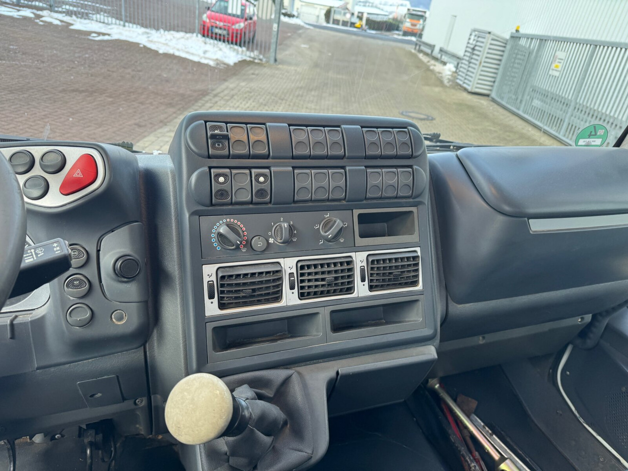 Iveco EuroCargo ML 80E18 K 4x2 EuroCargo ML 80E18 K 4x2 - شاحنة قلاب: صورة 3 Iveco EuroCargo ML 80E18 K 4x2 EuroCargo ML 80E18 K 4x2 - شاحنة قلاب: صورة 3
