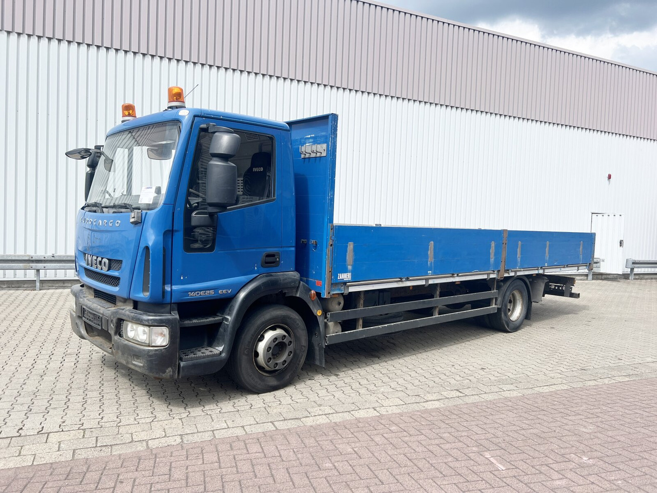 Iveco EuroCargo ML140E25/P 4x2 EuroCargo ML140E25/P 4x2, EEV, 6-Zylinder, 2x AHK - شاحنات مسطحة: صورة 1 Iveco EuroCargo ML140E25/P 4x2 EuroCargo ML140E25/P 4x2, EEV, 6-Zylinder, 2x AHK - شاحنات مسطحة: صورة 1