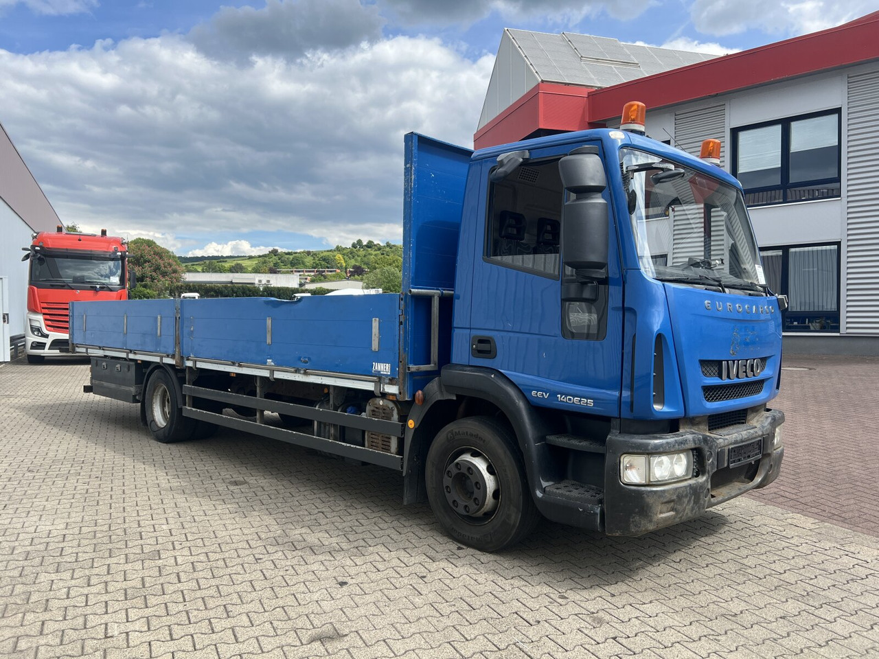 شاحنات مسطحة Iveco EuroCargo ML140E25/P 4x2 EuroCargo ML140E25/P 4x2, EEV, 6-Zylinder, 2x AHK: صورة 8