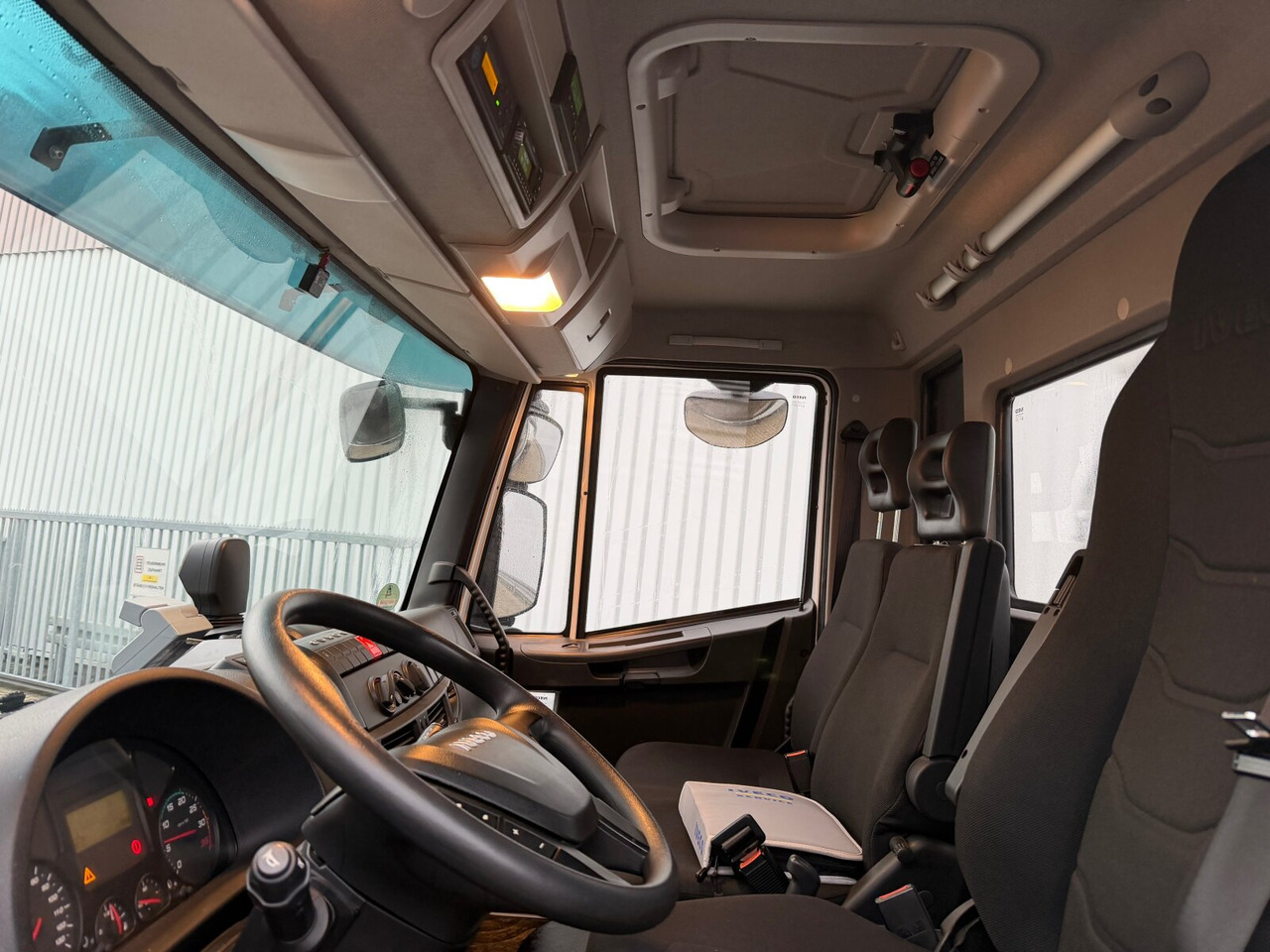 Iveco ML180E32 4x2 ML180E32 4x2 - شاحنة قلاب: صورة 2 Iveco ML180E32 4x2 ML180E32 4x2 - شاحنة قلاب: صورة 2