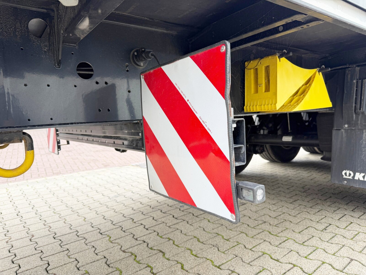 Krone SDP 27 SDP 27, Liftachse, Twist-Locks, 20/2x20/40Fuß, Neuwertig! - نصف مقطورة مسطحة: صورة 3 Krone SDP 27 SDP 27, Liftachse, Twist-Locks, 20/2x20/40Fuß, Neuwertig! - نصف مقطورة مسطحة: صورة 3