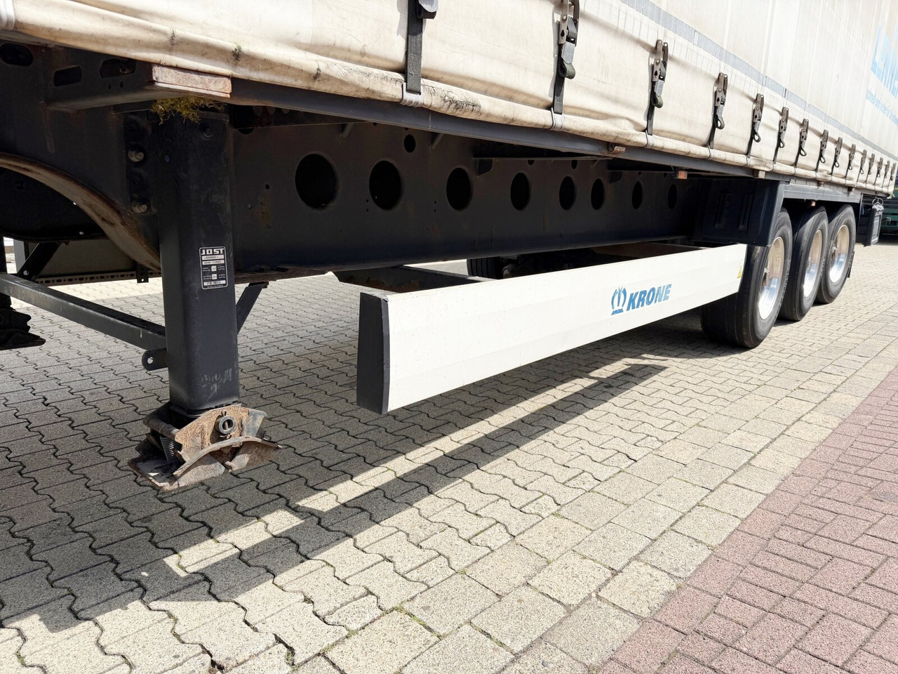 Krone SDP 27 eLCL10-CS Coil Liner SDP 27 eLCL10-CS Coil Liner, Coilmulde, Liftachse, Nachlauflenkachse, Edscha - نصف مقطورة مسطحة: صورة 3 Krone SDP 27 eLCL10-CS Coil Liner SDP 27 eLCL10-CS Coil Liner, Coilmulde, Liftachse, Nachlauflenkachse, Edscha - نصف مقطورة مسطحة: صورة 3