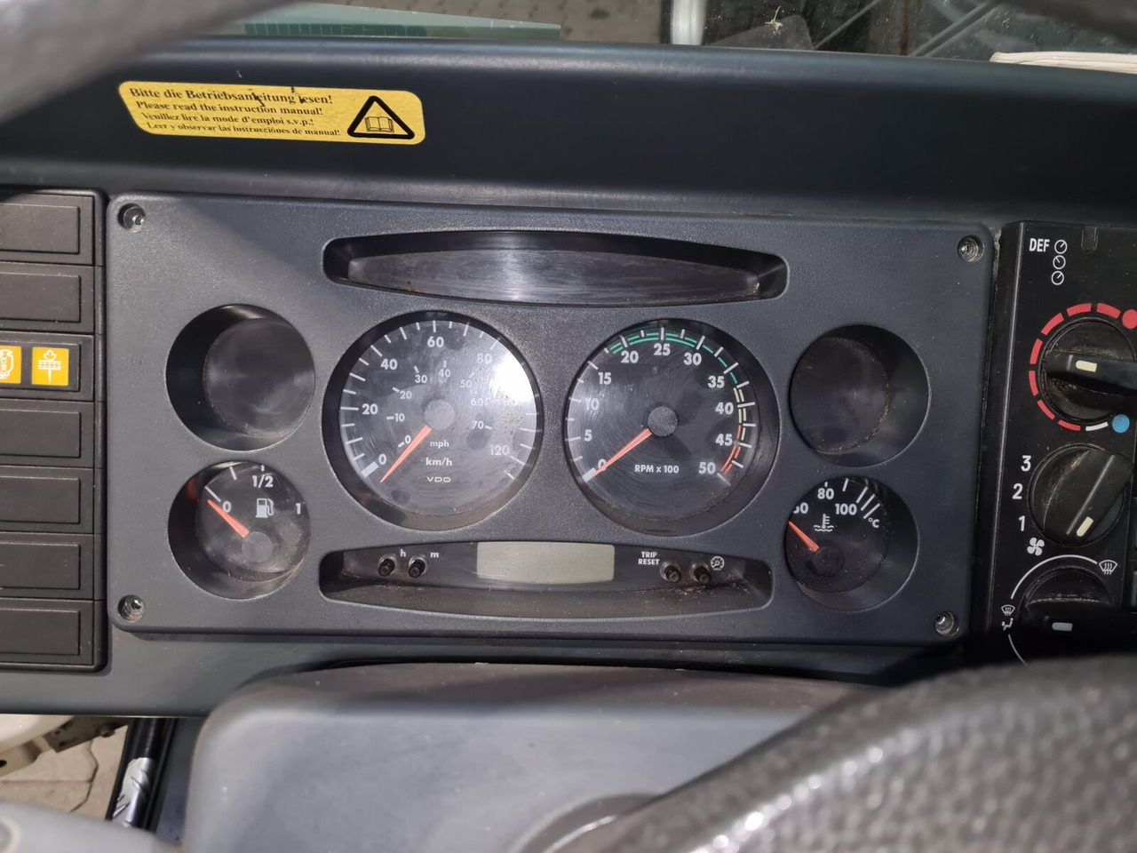 M 30 FUMO 4x4 DOKA M30 Fumo 4x4 Doka Kipper - شاحنة قلاب: صورة 2 M 30 FUMO 4x4 DOKA M30 Fumo 4x4 Doka Kipper - شاحنة قلاب: صورة 2