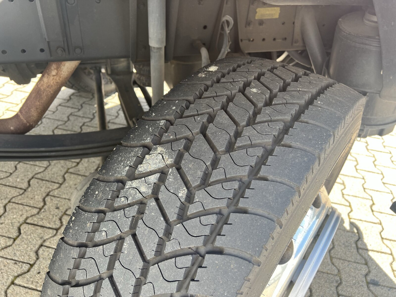 MAN 25/18.284 6x2-4 LL 25/18.284 6x2-4 LL,Kran HMF 1113 K3, Funk, Retarder - شاحنة ذات خطاف, شاحنة كرين: صورة 2 MAN 25/18.284 6x2-4 LL 25/18.284 6x2-4 LL,Kran HMF 1113 K3, Funk, Retarder - شاحنة ذات خطاف, شاحنة كرين: صورة 2