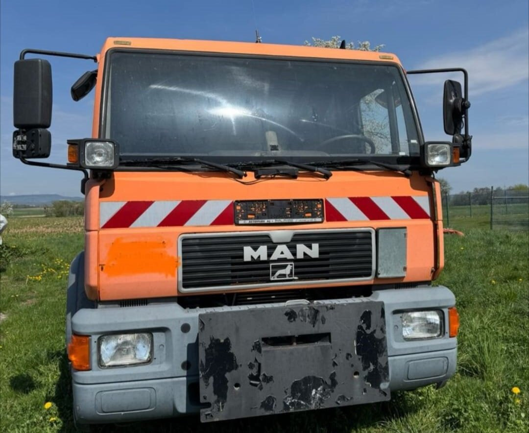 MAN LE 18.280 4x2 LL LE 18.280 4x2 LL, 6-Zylinder, Winterdienstausstattung - شاحنة ذات خطاف: صورة 2 MAN LE 18.280 4x2 LL LE 18.280 4x2 LL, 6-Zylinder, Winterdienstausstattung - شاحنة ذات خطاف: صورة 2