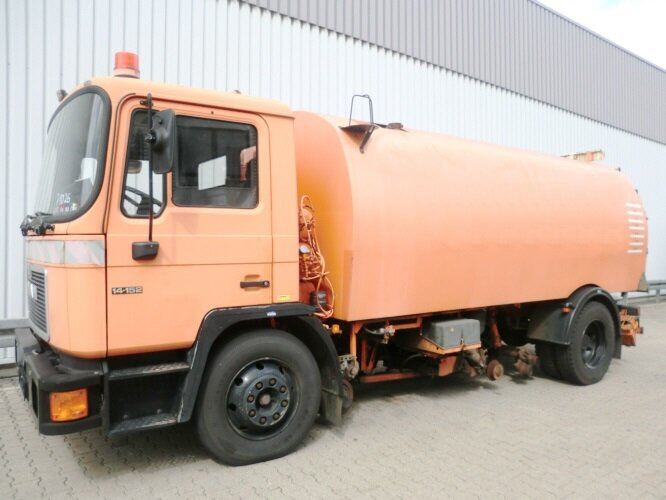 MAN M03 14.152 4x2 M03 14.152 4x2, Schienenkehrmaschine - سياره كنس شوارع: صورة 1 MAN M03 14.152 4x2 M03 14.152 4x2, Schienenkehrmaschine - سياره كنس شوارع: صورة 1