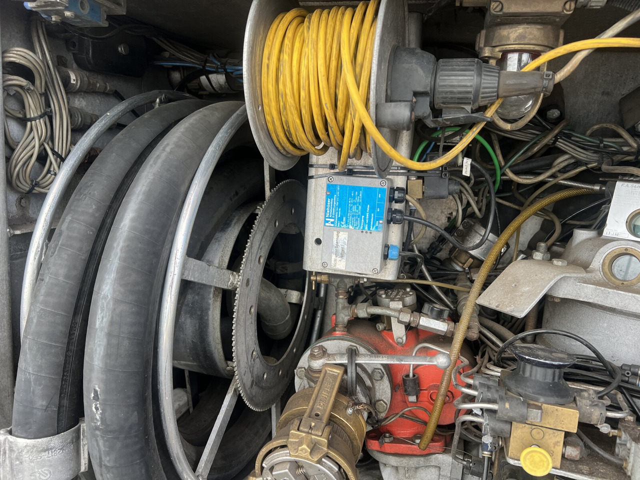 MAN TGA 26.400 6x2-4 BL TGA 26.400 6x2-4 BL, A1, Lenk-/Liftachse, ADR, Kässbohrer Tank ca. 20.820l, 3 Kammern - شاحنة صهريج: صورة 2 MAN TGA 26.400 6x2-4 BL TGA 26.400 6x2-4 BL, A1, Lenk-/Liftachse, ADR, Kässbohrer Tank ca. 20.820l, 3 Kammern - شاحنة صهريج: صورة 2