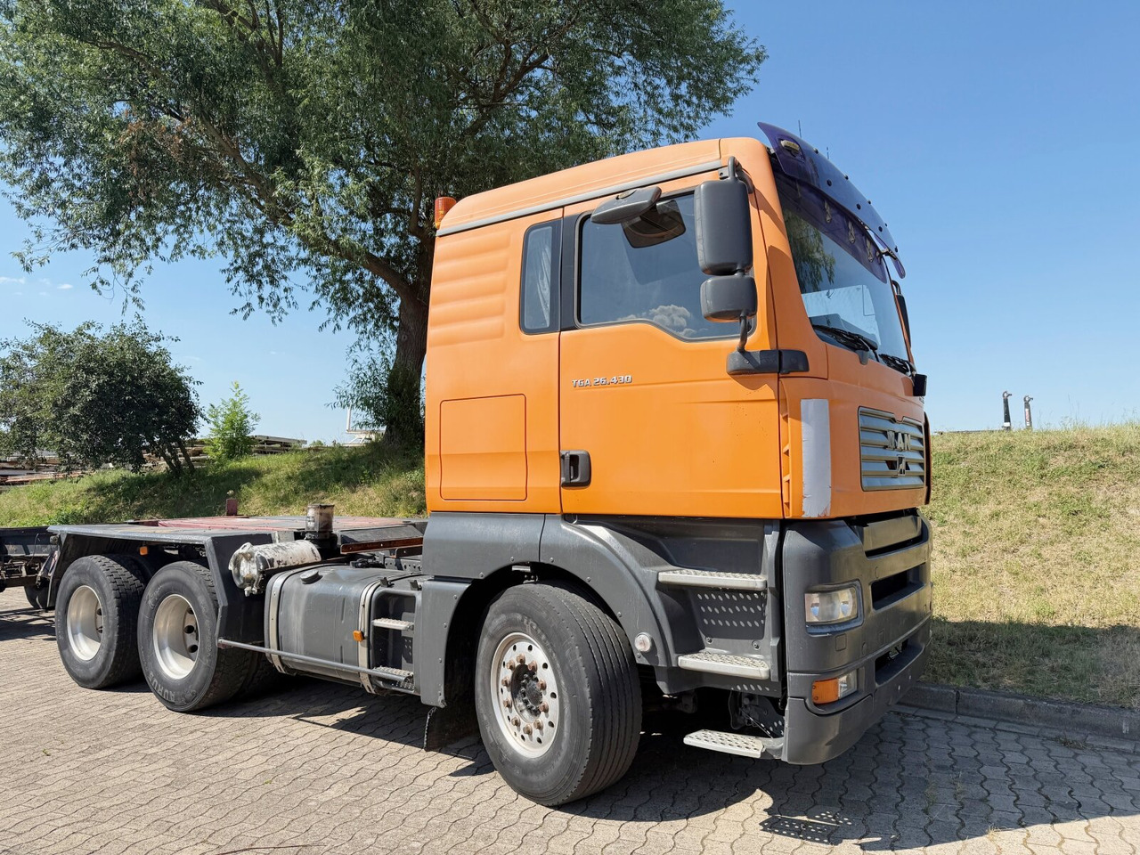 MAN TGA 26.430 6X4 BL TGA 26.430 6X4 BL - شاحنة هيكل كابينة: صورة 1 MAN TGA 26.430 6X4 BL TGA 26.430 6X4 BL - شاحنة هيكل كابينة: صورة 1