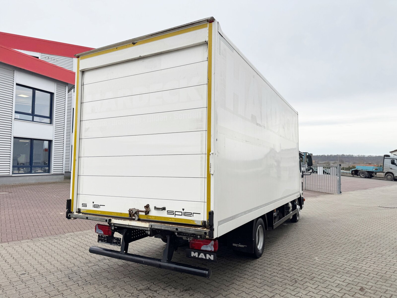 شاحنة مقفلة MAN TGL 8.150/180 4x2 BL TGL 8.150/180 4x2 BL, Möbelkoffer mit Rolltor: صورة 8