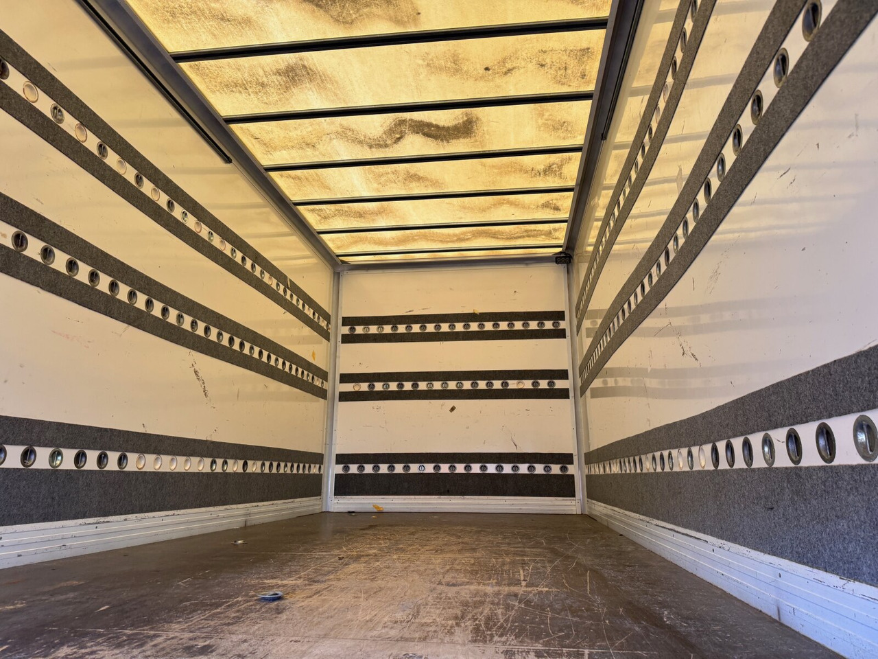شاحنة مقفلة MAN TGL 8.150/180 4x2 BL TGL 8.150/180 4x2 BL, Möbelkoffer mit Rolltor: صورة 11