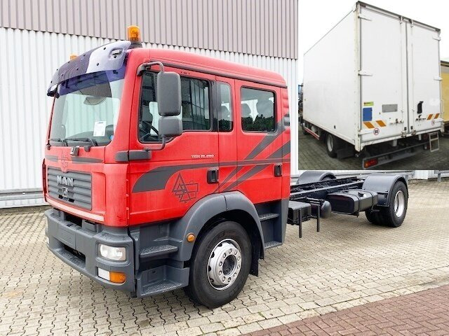 MAN TGM 18.280 4x2 BL Doka TGM 18.280 4x2 BL Doka - شاحنة هيكل كابينة: صورة 1 MAN TGM 18.280 4x2 BL Doka TGM 18.280 4x2 BL Doka - شاحنة هيكل كابينة: صورة 1