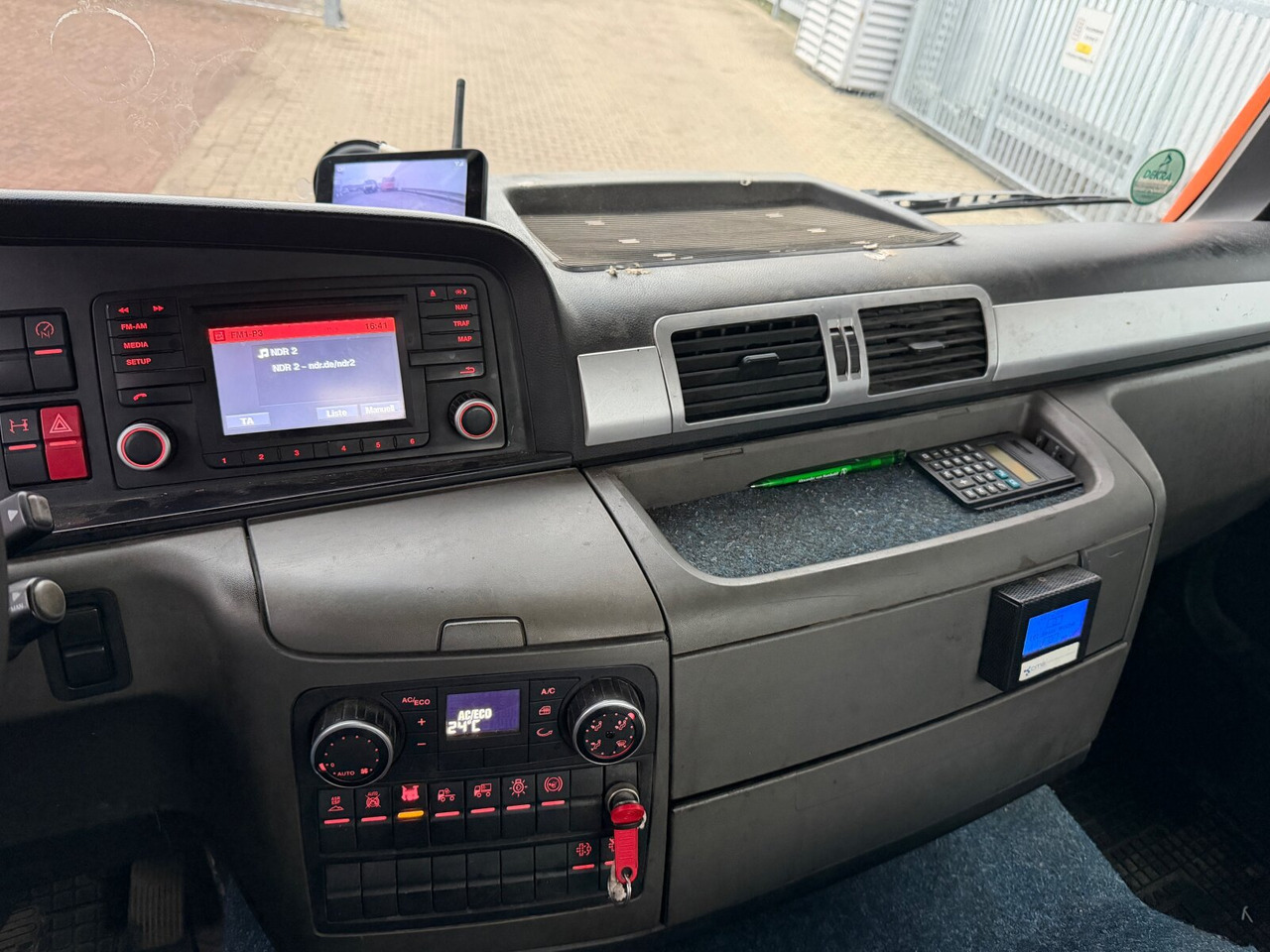 MAN TGM 18.290 4x2 BB TGM 18.290 4x2 BB, Tele-Absetzer - شاحنة نقل المخلفات: صورة 4 MAN TGM 18.290 4x2 BB TGM 18.290 4x2 BB, Tele-Absetzer - شاحنة نقل المخلفات: صورة 4