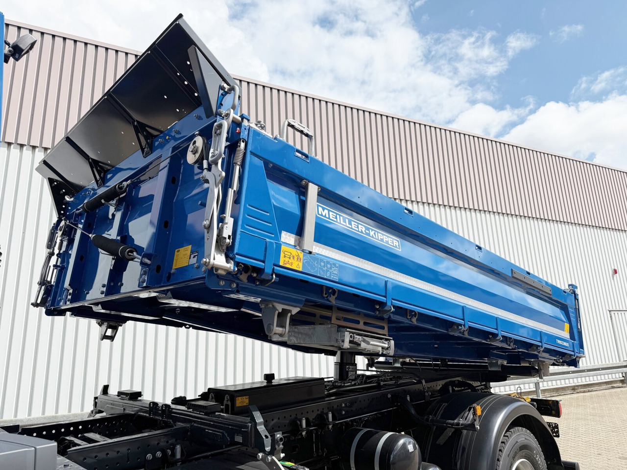 MAN TGM 18.320 4x4 BB CH TGM 18.320 4x4 BB CH, Navi, Meiller Trigenius - شاحنة قلاب: صورة 2 MAN TGM 18.320 4x4 BB CH TGM 18.320 4x4 BB CH, Navi, Meiller Trigenius - شاحنة قلاب: صورة 2