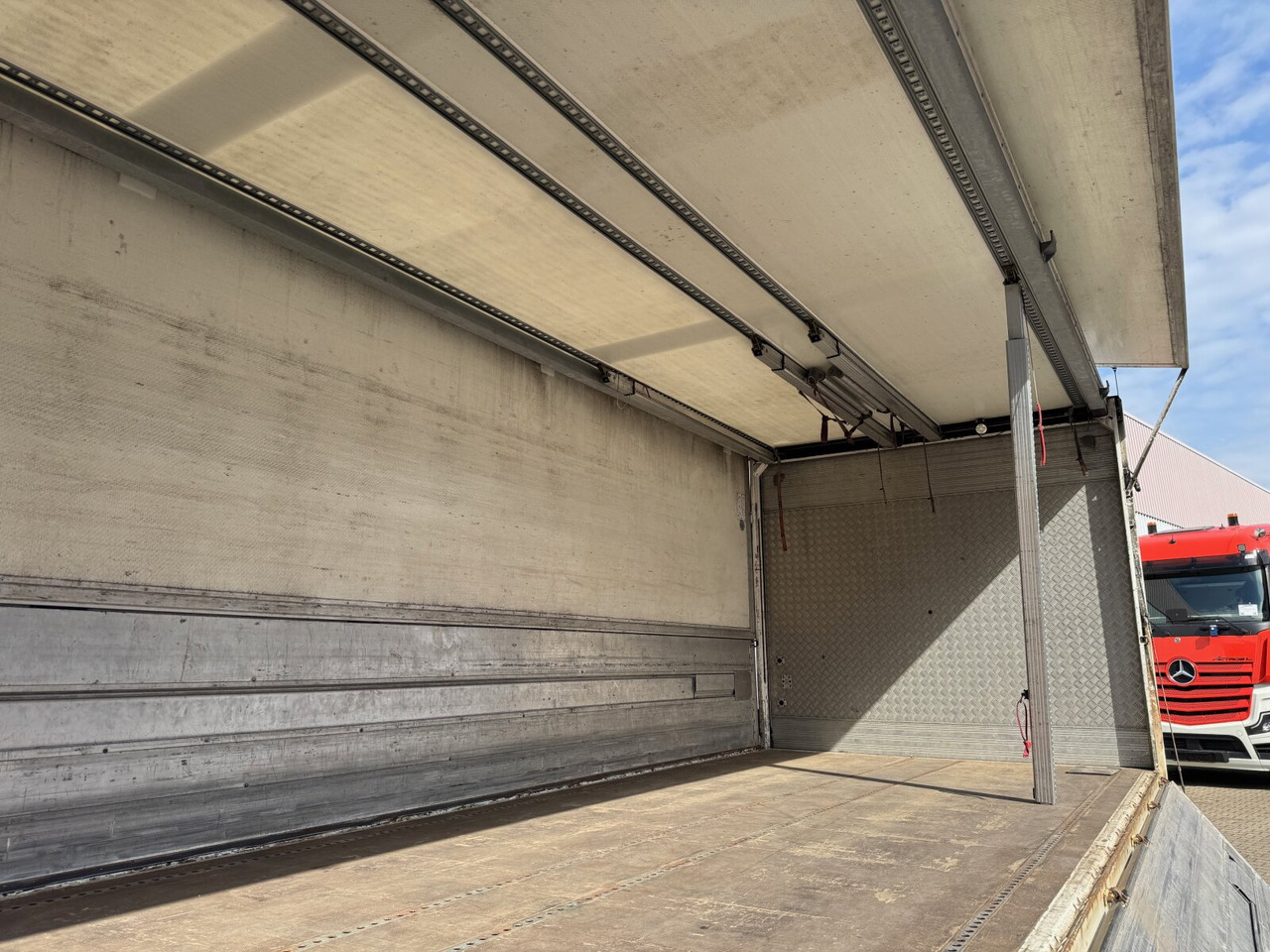 شاحنة مقفلة MAN TGM 26.340 6x2-4 LL TGM 26.340 6x2-4 LL, Getränkekoffer, Lenk-/Liftachse, LBW MBB, 2x AHK: صورة 14