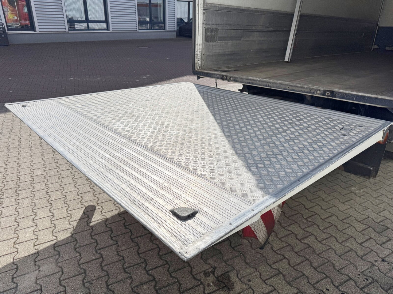 شاحنة مقفلة MAN TGM 26.340 6x2-4 LL TGM 26.340 6x2-4 LL, Getränkekoffer, Lenk-/Liftachse, LBW MBB, 2x AHK: صورة 12