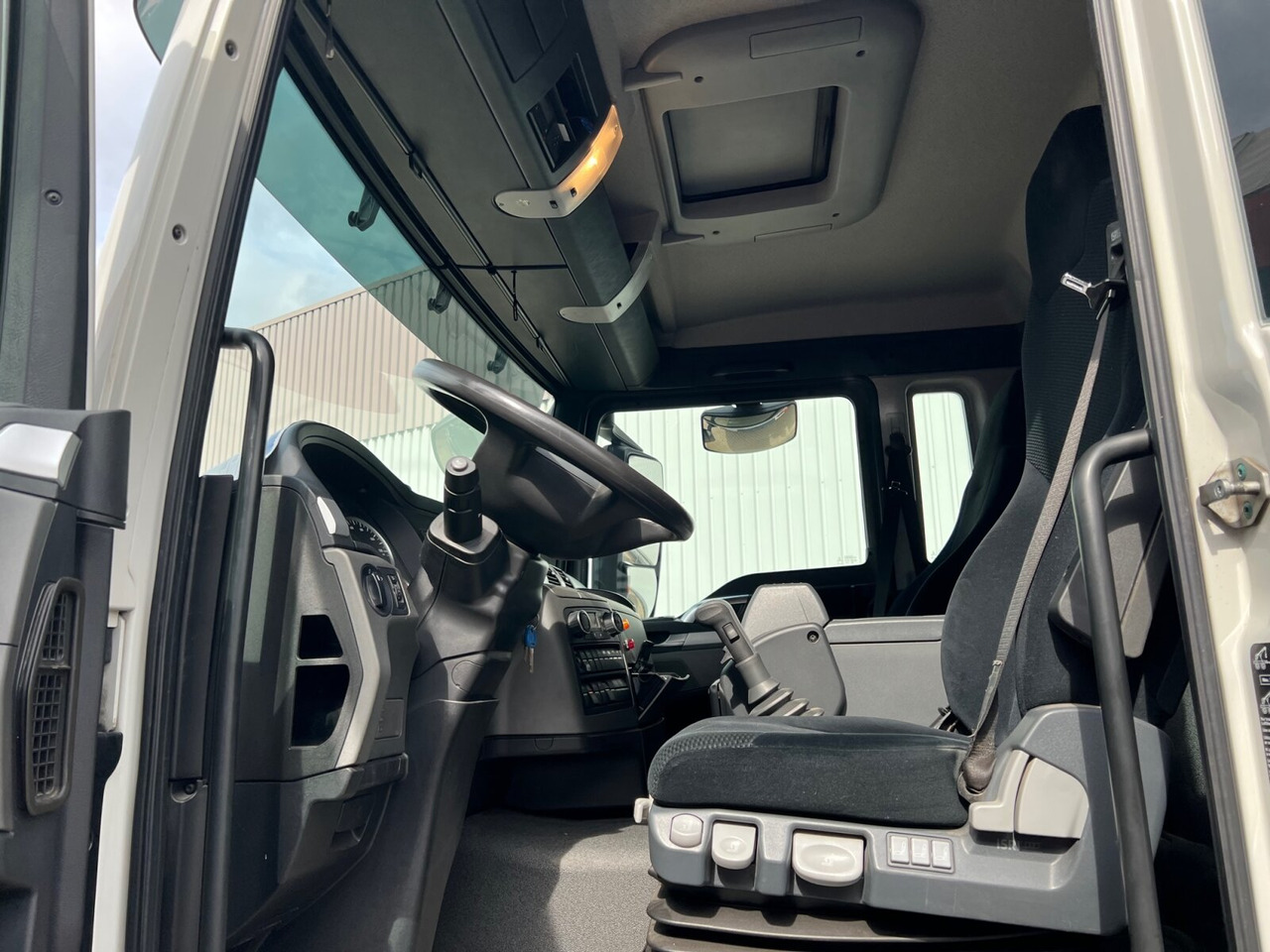 MAN TGS 26.360/400 6x2-4 BL TGS 26.360/400 6x2-4 BL, Lenk-/Lift, Kran Atlas AK 206.3E A5, Funk - شاحنة كرين, شاحنات مسطحة: صورة 2 MAN TGS 26.360/400 6x2-4 BL TGS 26.360/400 6x2-4 BL, Lenk-/Lift, Kran Atlas AK 206.3E A5, Funk - شاحنة كرين, شاحنات مسطحة: صورة 2