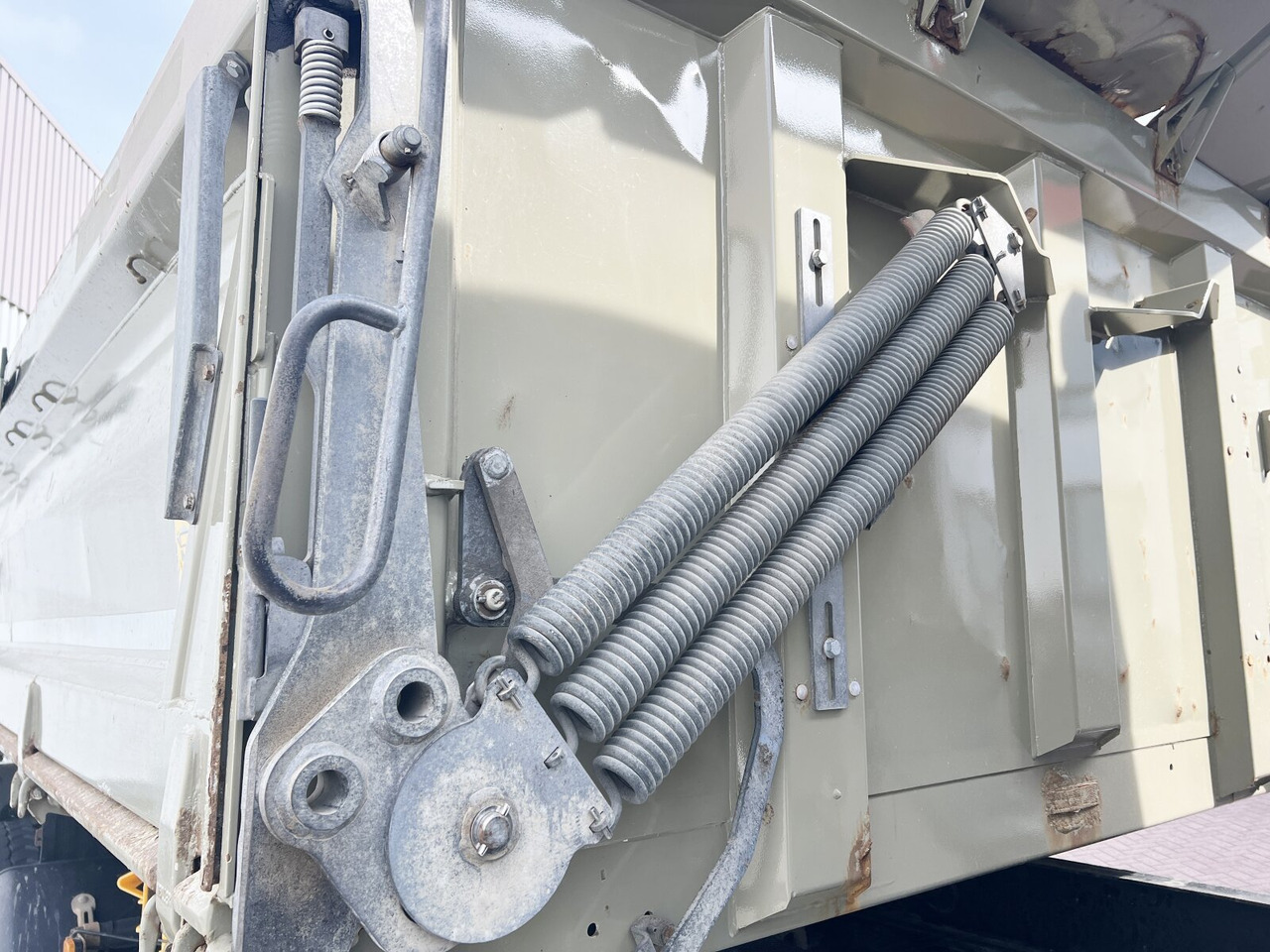 MAN TGS 26.400 6x6 BL TGS 26.400 6x6 BL, Winterdienstausstattung - شاحنة قلاب: صورة 5 MAN TGS 26.400 6x6 BL TGS 26.400 6x6 BL, Winterdienstausstattung - شاحنة قلاب: صورة 5