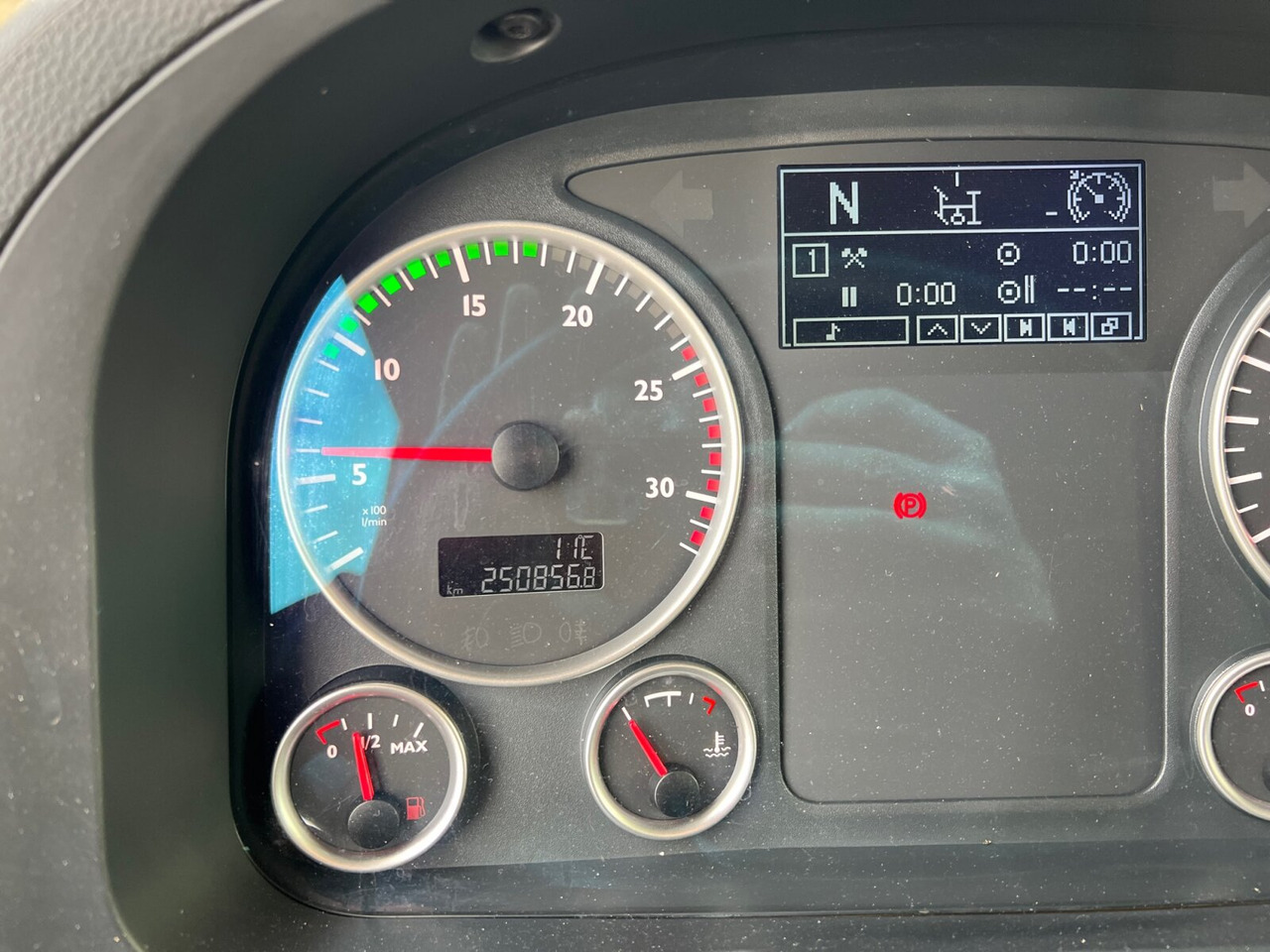 MAN TGS 26.460 6x4 BB TGS 26.460 6x4 BB, Intarder, Bordmatik - شاحنة قلاب: صورة 5 MAN TGS 26.460 6x4 BB TGS 26.460 6x4 BB, Intarder, Bordmatik - شاحنة قلاب: صورة 5
