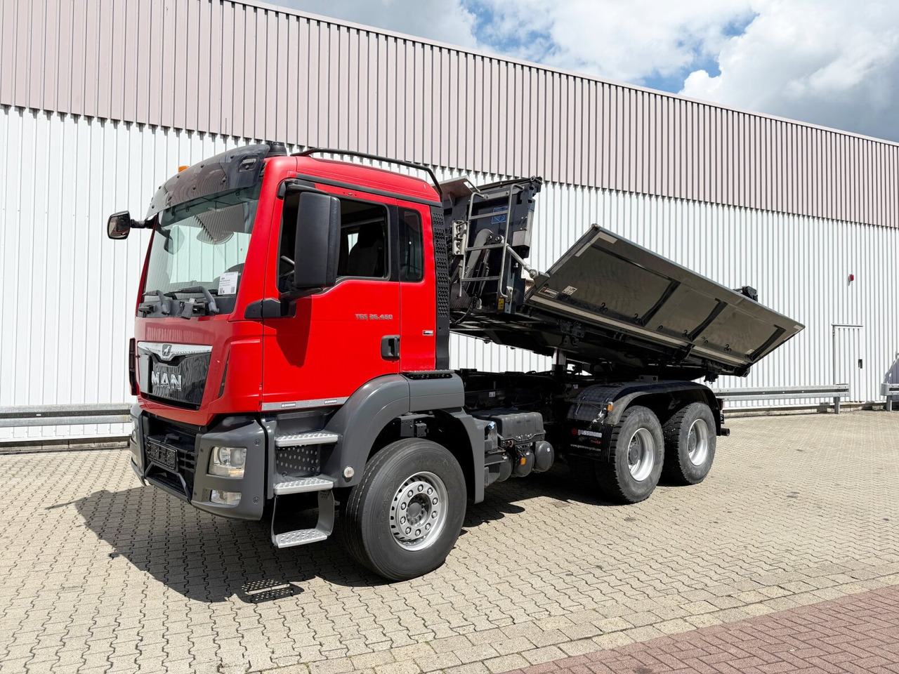 MAN TGS 26.460 6x4 BB TGS 26.460 6x4 BB, Intarder, Bordmatik - شاحنة قلاب: صورة 1 MAN TGS 26.460 6x4 BB TGS 26.460 6x4 BB, Intarder, Bordmatik - شاحنة قلاب: صورة 1